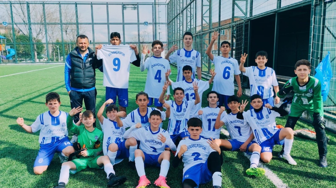 Ovaakça Ortaokulu Futbol Takımı Rakibini 3-1 Yendi